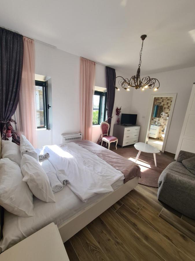 Rustico Apartments Tivat Eksteriør billede