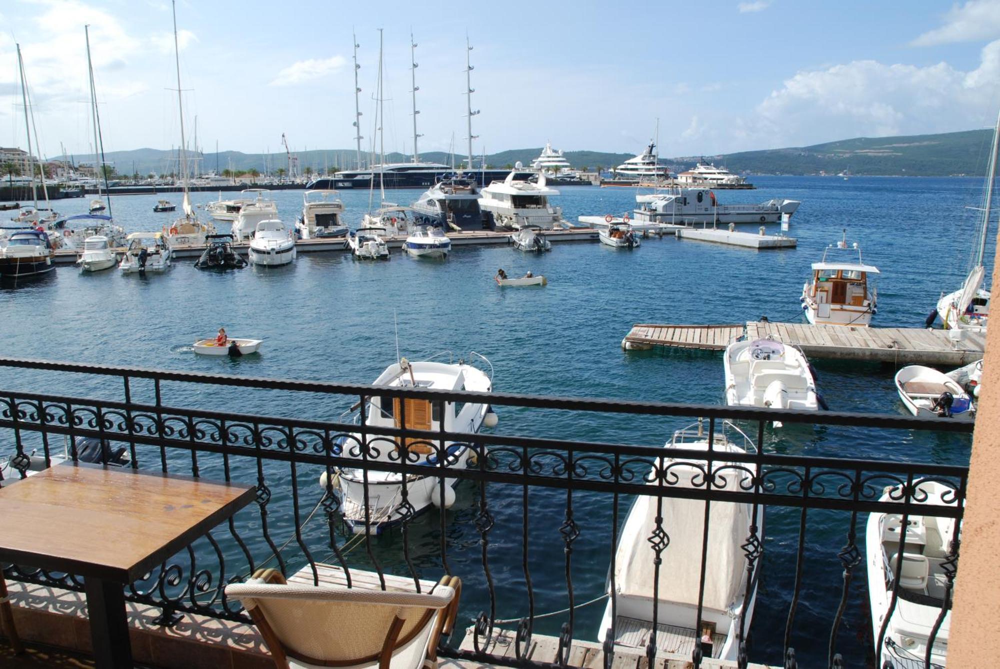 Rustico Apartments Tivat Eksteriør billede